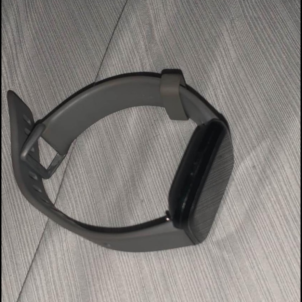 Fitbit Versa - image 2